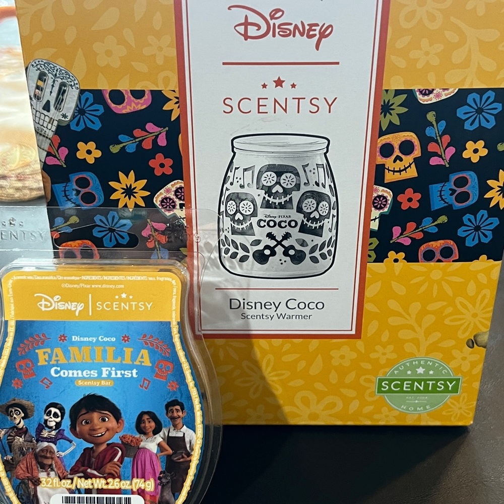 Scentsy Disney Coco Warmer with Wax